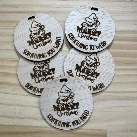 Funny Grinch-Inspired Christmas Gift Tags – Set of 5 Wooden Tags